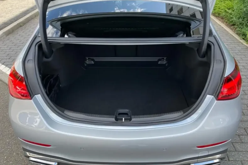 Mercedes-Benz C 200 din 2024 cu 13.870 km - oferta MER144252 - foto 8