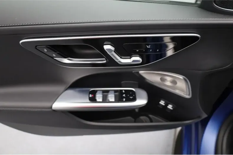 Mercedes-Benz C 63 AMG din 2023 cu 3.190 km - oferta MER144260 - foto 16