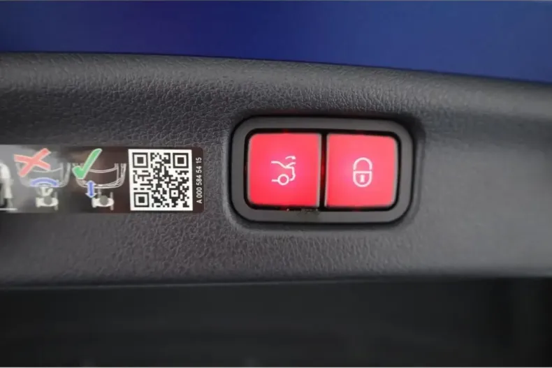 Mercedes-Benz C 63 AMG din 2023 cu 3.190 km - oferta MER144260 - foto 23