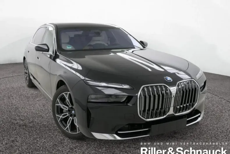 BMW 750 din 2024 cu 6.400 km - oferta BMW144268 - foto 1