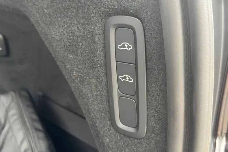 Volvo XC90 din 2025 cu 24.005 km - oferta VOL144311 - foto 8