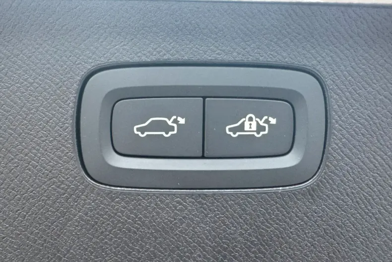 Volvo XC90 din 2025 cu 24.005 km - oferta VOL144311 - foto 9