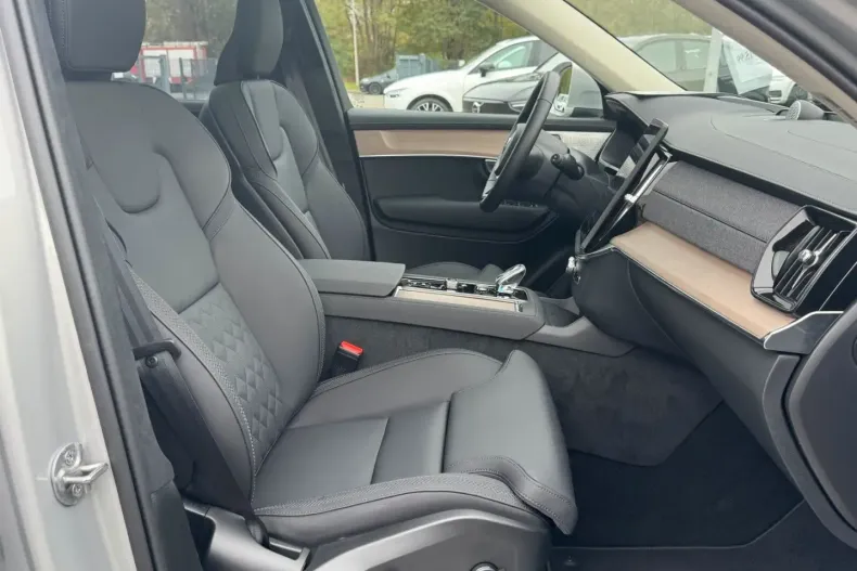 Volvo XC90 din 2025 cu 24.005 km - oferta VOL144311 - foto 14