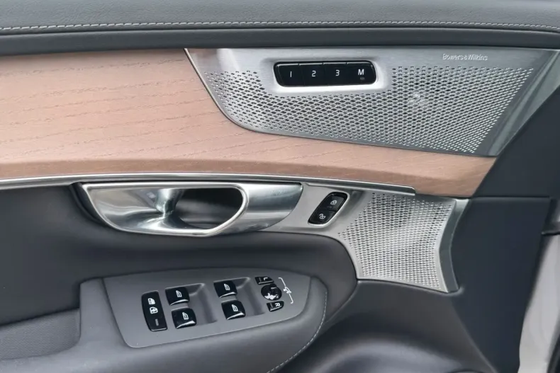 Volvo XC90 din 2025 cu 24.005 km - oferta VOL144311 - foto 22