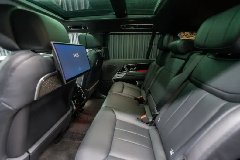 Land Rover Range Rover din 2024 cu 5.300 km - oferta LAN144323 - foto 28