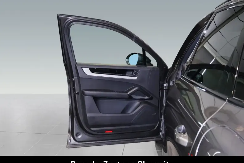 Porsche Cayenne din 2024 cu 29.820 km - oferta POR144333 - foto 10