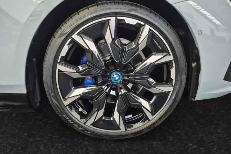 BMW 530 din 2024 cu 18.320 km - oferta BMW144347 - foto 4