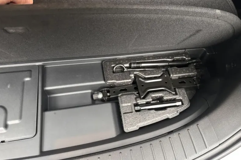 Hyundai SANTA FE din 2021 cu 66.250 km - oferta HYU144372 - foto 9