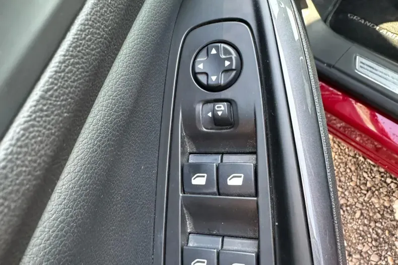 Opel Grandland (X) din 2020 cu 67.112 km - oferta OPE144445 - foto 11