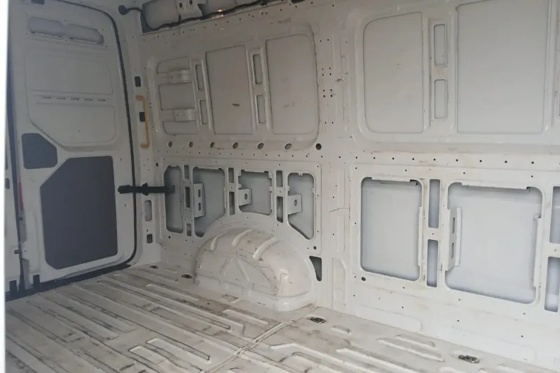 Volkswagen Crafter din 2021 cu 73.596 km - oferta VOL144447 - foto 5