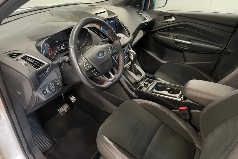 Ford Kuga din 2019 cu 81.076 km - oferta FOR144451 - foto 5