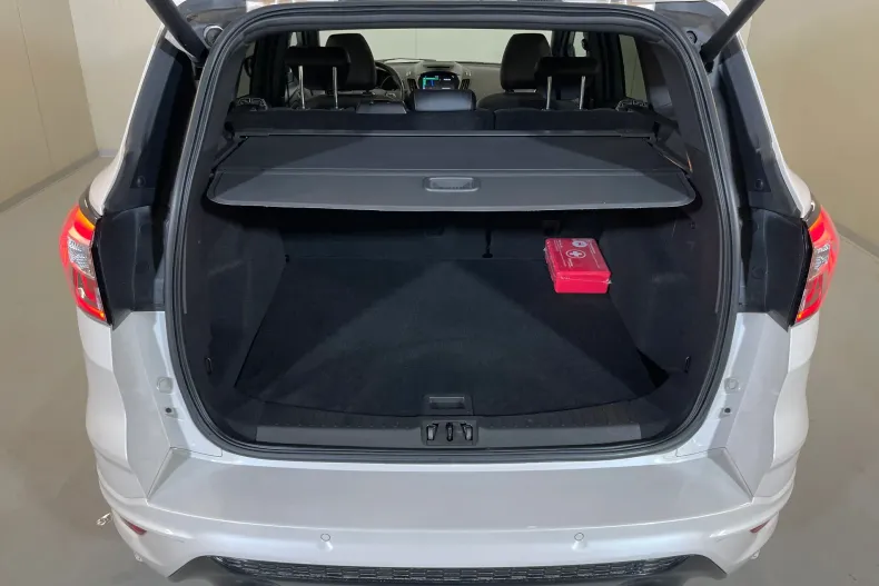 Ford Kuga din 2019 cu 81.076 km - oferta FOR144451 - foto 13