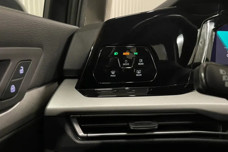 Volkswagen Golf din 2021 cu 102.445 km - oferta VOL144453 - foto 23