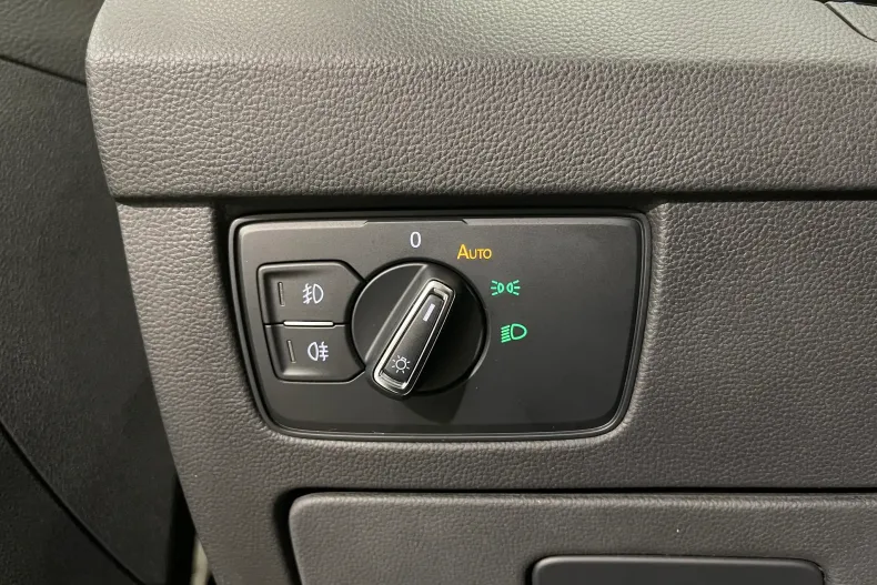 Volkswagen Passat din 2020 cu 104.748 km - oferta VOL144463 - foto 22