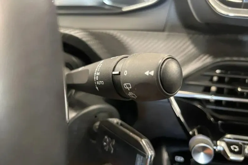 Peugeot 2008 din 2022 cu 134.010 km - oferta PEU144469 - foto 23