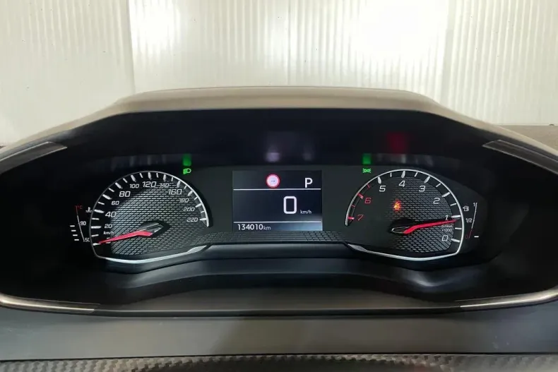 Peugeot 2008 din 2022 cu 134.010 km - oferta PEU144469 - foto 27