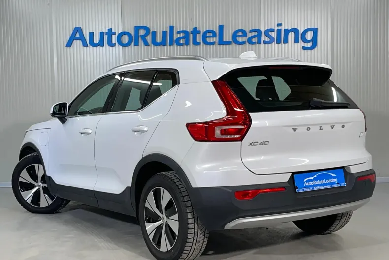 Volvo XC40 din 2021 cu 69.676 km - oferta VOL144470 - foto 3