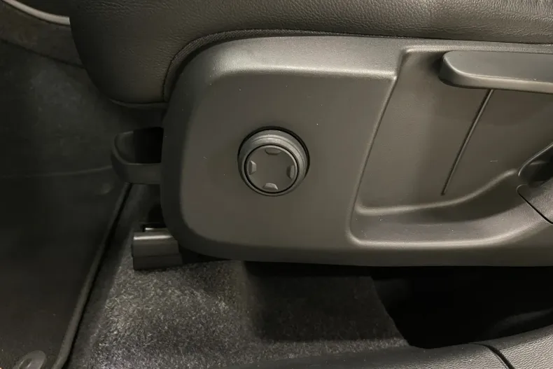 Volvo XC40 din 2021 cu 69.676 km - oferta VOL144470 - foto 19