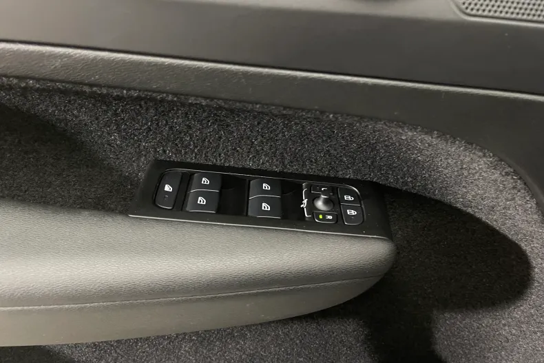 Volvo XC40 din 2021 cu 69.676 km - oferta VOL144470 - foto 22