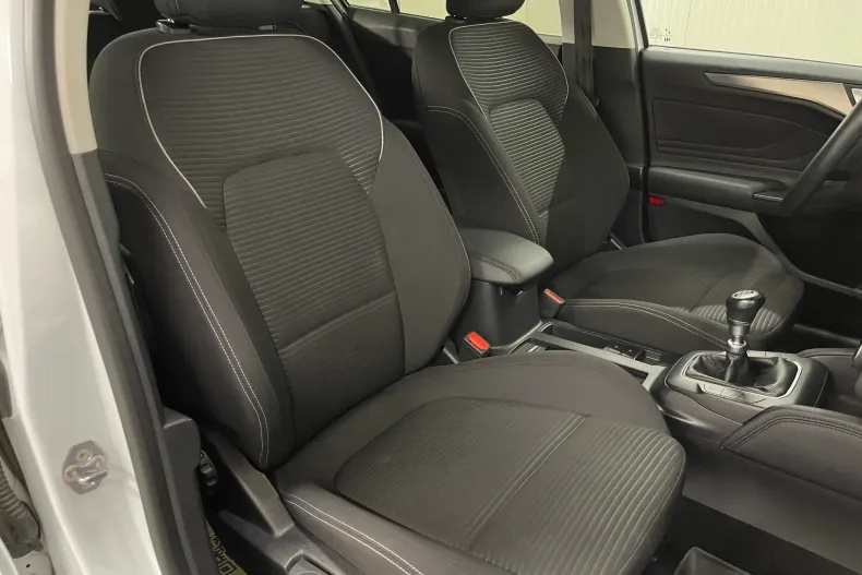 Ford Focus din 2021 cu 105.298 km - oferta FOR144474 - foto 9