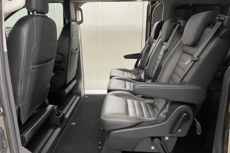 Ford Tourneo Custom din 2020 cu 108.601 km - oferta FOR144477 - foto 13