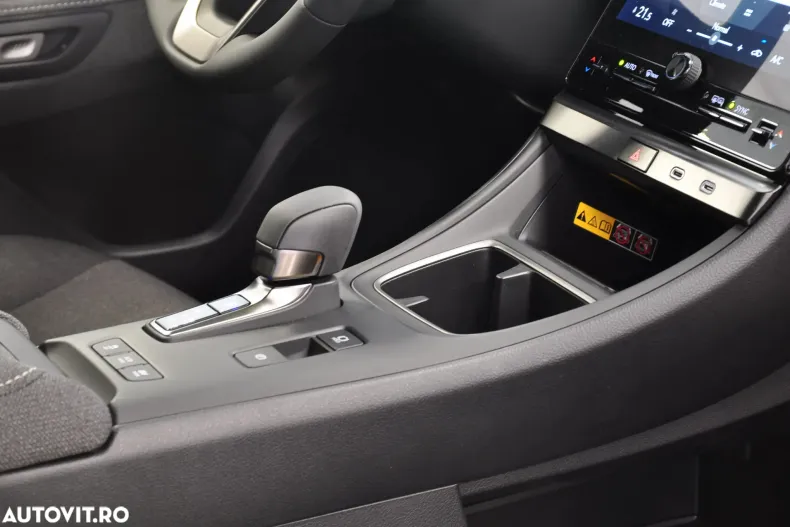 Lexus LBX din 2025 cu 10 km - oferta LEX144505 - foto 10