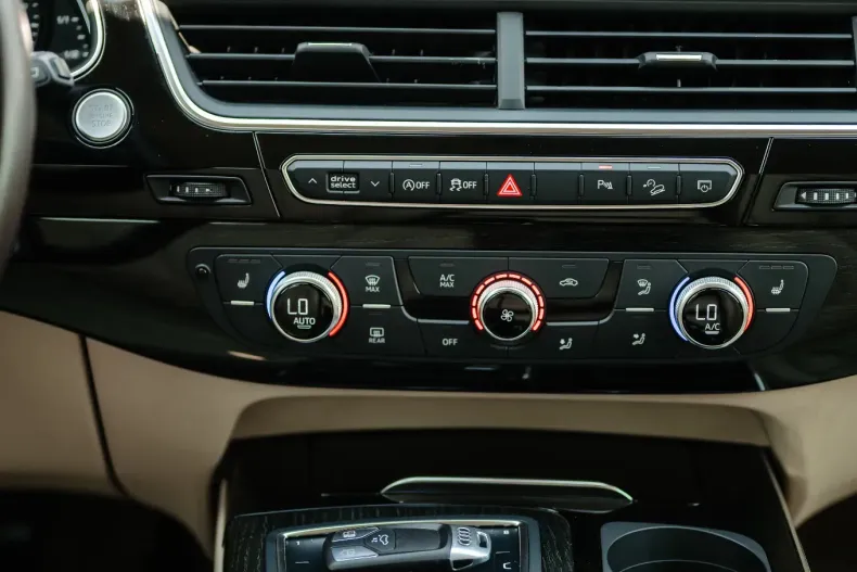 Audi Q7 din 2019 cu 64.676 km - oferta AUD144512 - foto 25