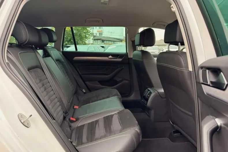 Volkswagen Passat din 2020 cu 106.000 km - oferta VOL144521 - foto 19