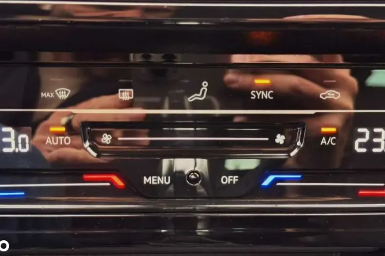 Volkswagen Passat din 2020 cu 106.000 km - oferta VOL144521 - foto 26