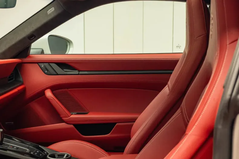 Porsche 911 din 2025 cu 11.000 km - oferta POR144532 - foto 31