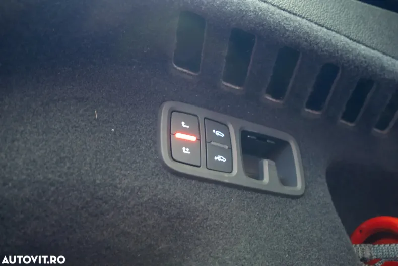 Audi Q8 din 2024 cu 21.100 km - oferta AUD144533 - foto 33