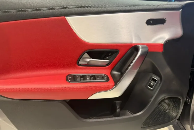 Mercedes-Benz CLA din 2019 cu 52.500 km - oferta MER144534 - foto 13