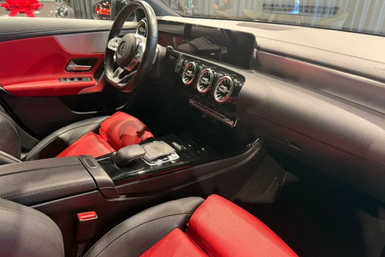 Mercedes-Benz CLA din 2019 cu 52.500 km - oferta MER144534 - foto 18