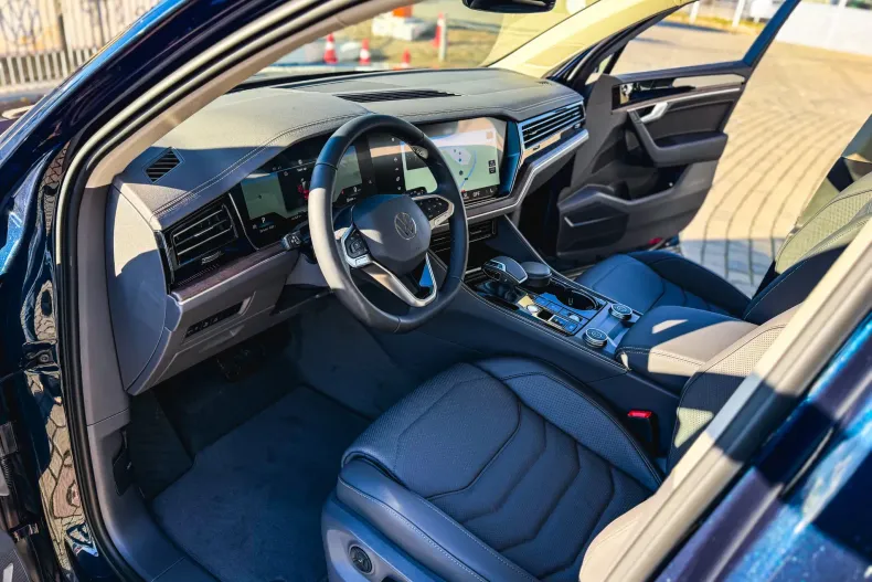 Volkswagen Touareg din 2025 cu 1 km - oferta VOL144558 - foto 9