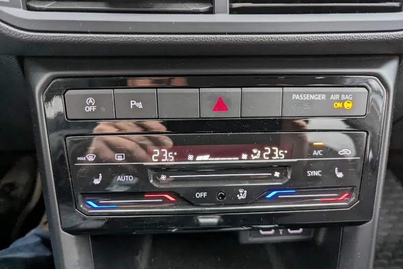 Volkswagen T-Cross din 2021 cu 31.615 km - oferta VOL144574 - foto 22