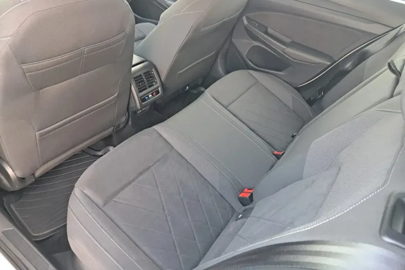 Volkswagen Golf din 2023 cu 22.237 km - oferta VOL144580 - foto 14