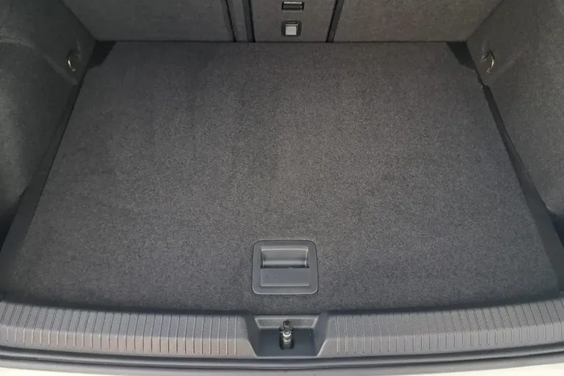 Volkswagen Golf din 2023 cu 22.237 km - oferta VOL144580 - foto 22