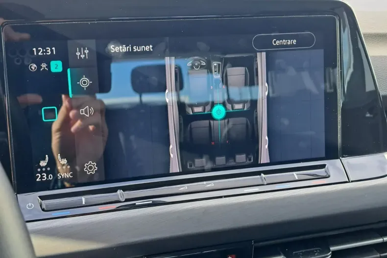 Volkswagen Golf din 2023 cu 22.237 km - oferta VOL144580 - foto 29