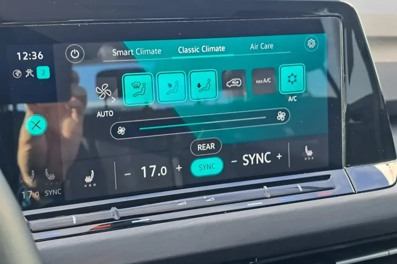 Volkswagen Golf din 2023 cu 22.237 km - oferta VOL144580 - foto 31