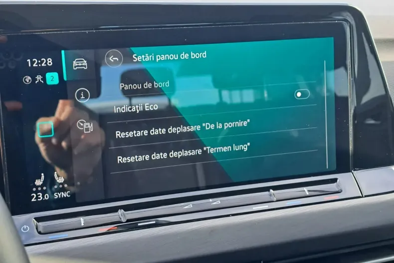 Volkswagen Golf din 2023 cu 22.237 km - oferta VOL144580 - foto 39