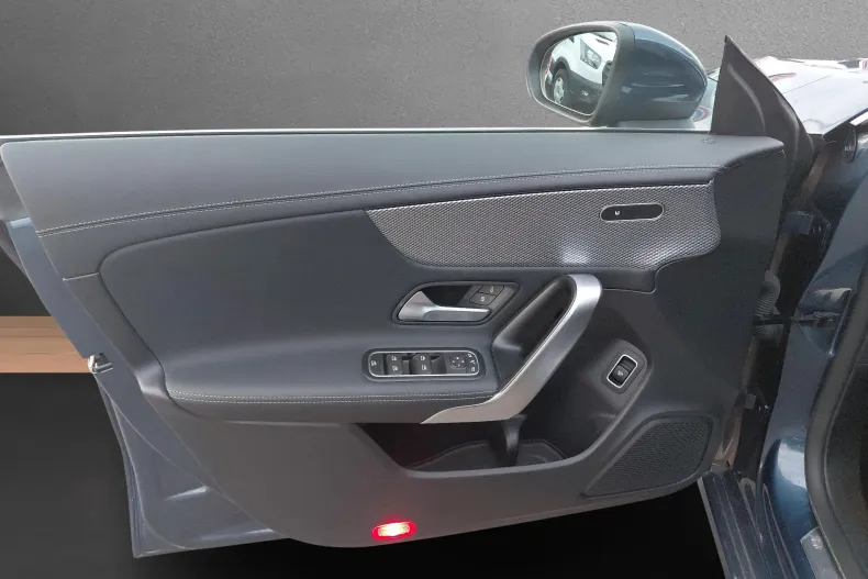 Mercedes-Benz CLA din 2020 cu 53.491 km - oferta MER144630 - foto 18