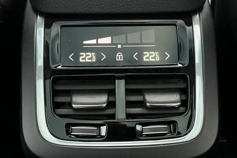 Volvo XC90 din 2021 cu 80.589 km - oferta VOL144638 - foto 13