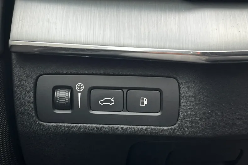 Volvo XC90 din 2021 cu 80.589 km - oferta VOL144638 - foto 19