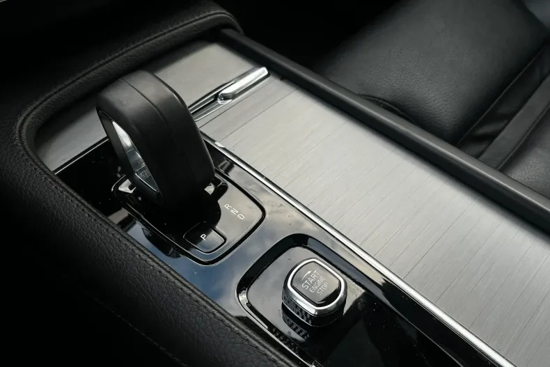 Volvo XC90 din 2021 cu 80.589 km - oferta VOL144638 - foto 22