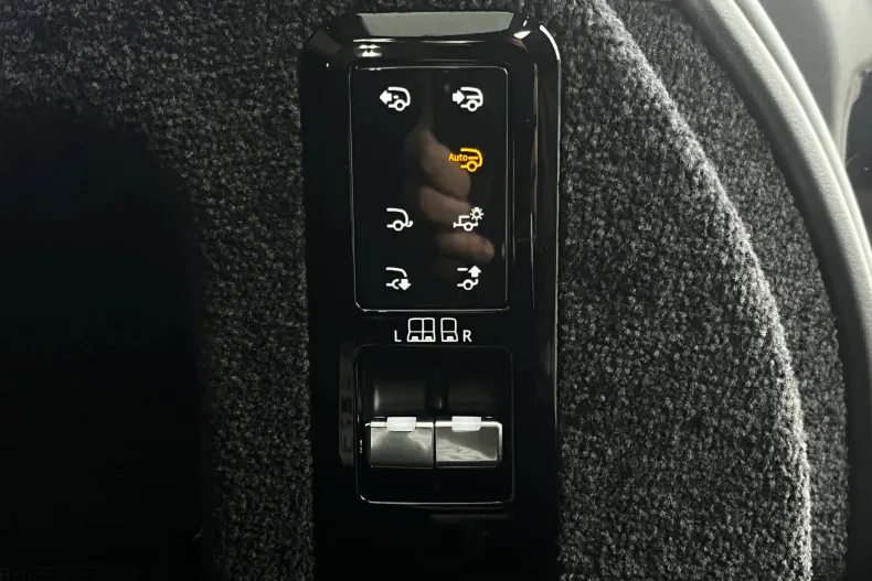 Land Rover Range Rover din 2024 cu 70.294 km - oferta LAN144641 - foto 36