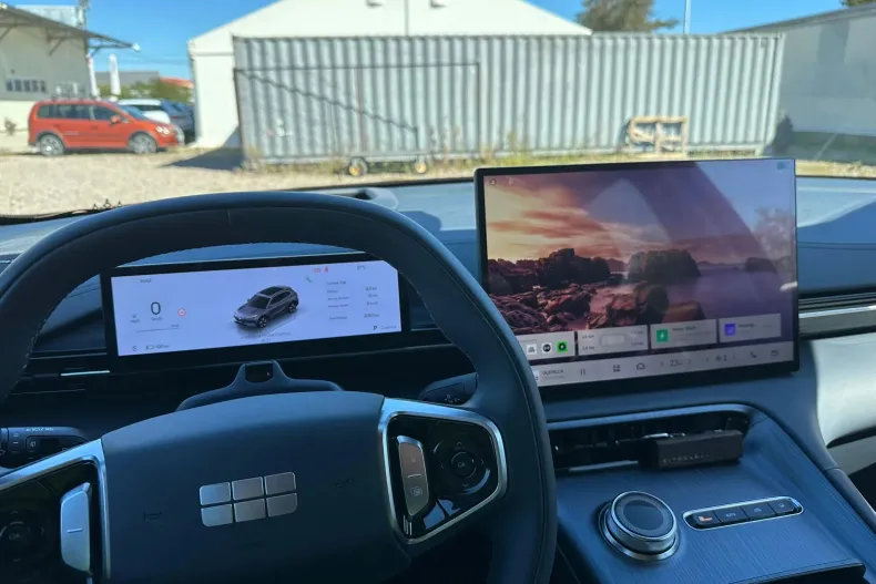 Geely Ex5 din 2025 cu 2.200 km - oferta GEE144648 - foto 3