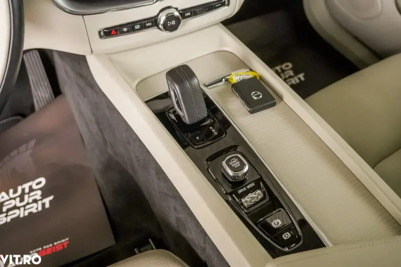 Volvo XC60 din 2020 cu 79.000 km - oferta VOL144650 - foto 17