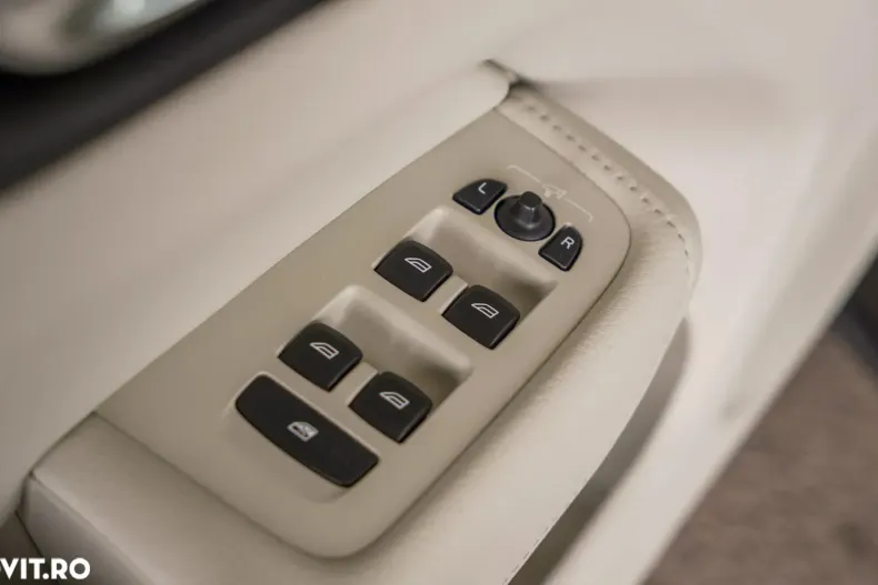 Volvo XC60 din 2020 cu 79.000 km - oferta VOL144650 - foto 23