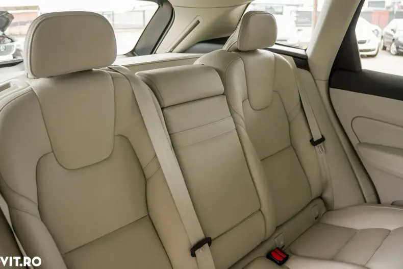 Volvo XC60 din 2020 cu 79.000 km - oferta VOL144650 - foto 29