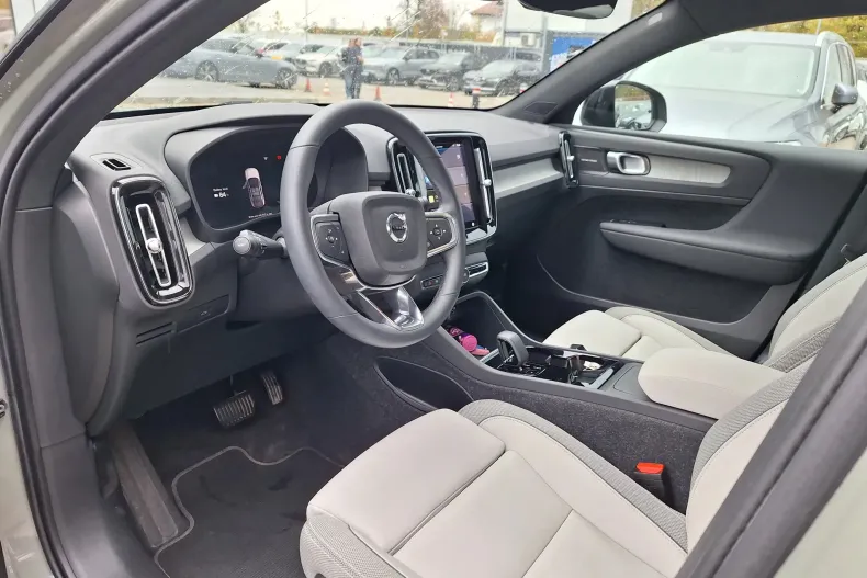 Volvo C40 din 2024 cu 2.600 km - oferta VOL144656 - foto 5